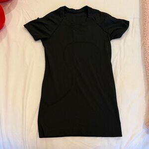 Lululemon black short sleeve swiftly tech size 2